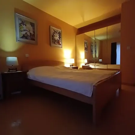 Park Apartment